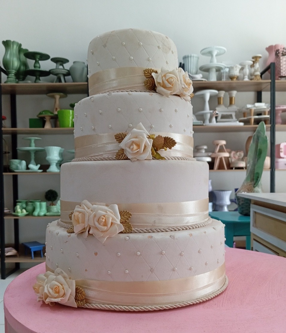 Bolo Fake - Casamento Nude Flor - Festou