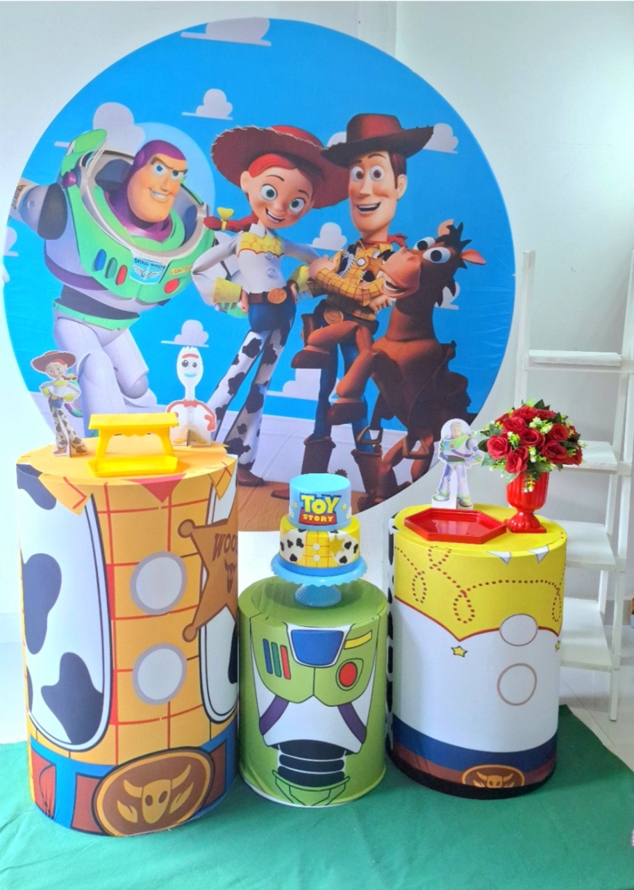 Toy Story+ Tapete + Bolo Fake+ Escadinha Para Lembrancinhas - Pegue e monte Festança 