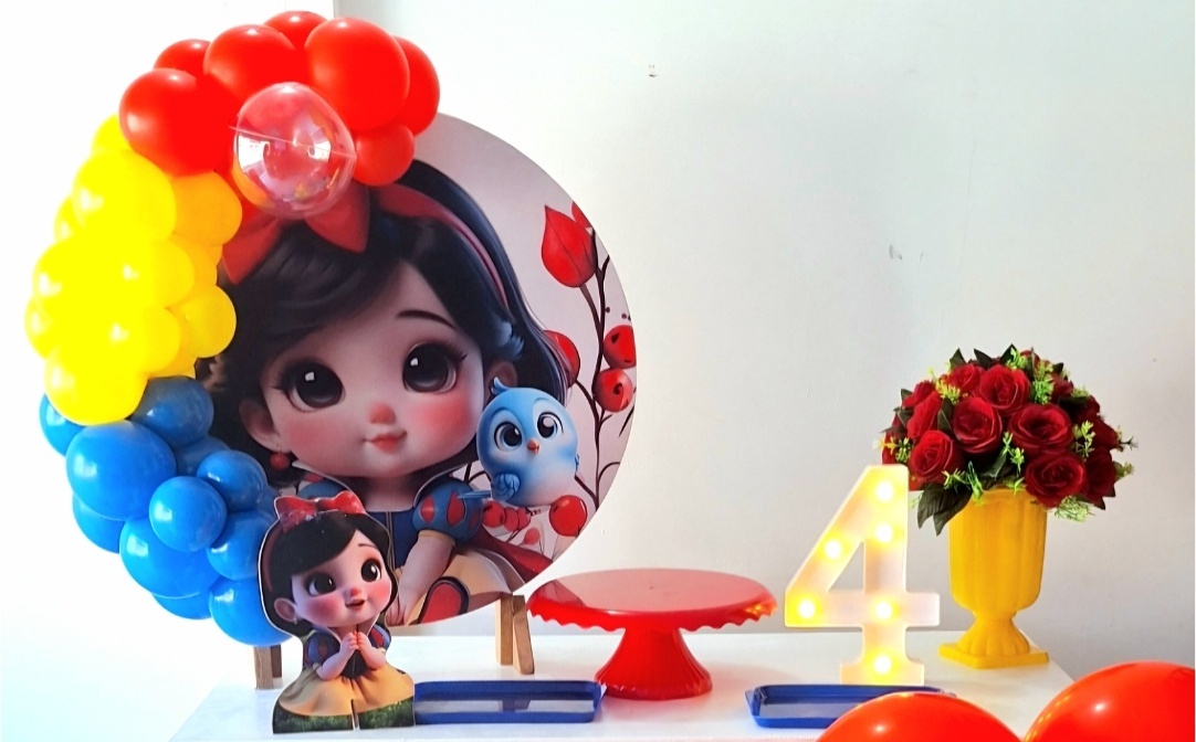 Festa Na Mesa Branca de Neve Cute Com Balões Mod. 2 - Pegue e monte Festança 