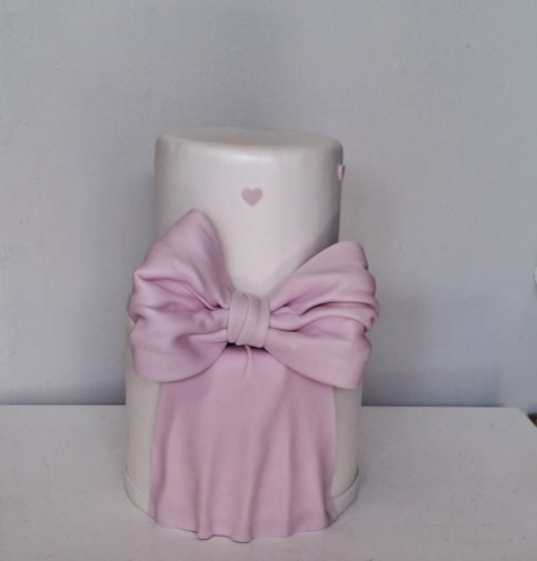 Bolo Branco Com Laço Rosa - Lena Fest