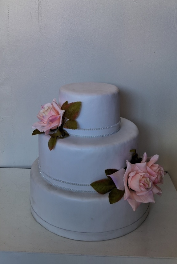 Bolo Branco Com Rosas Casamento - Lena Fest