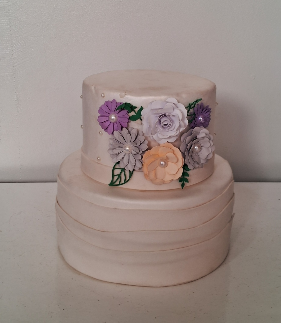 Bolo Branco Com Flores - Lena Fest