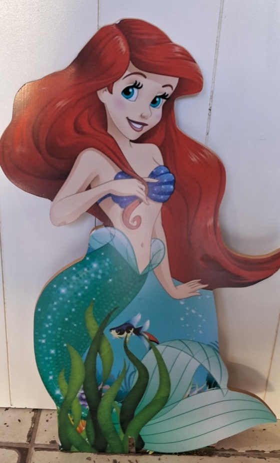 Displei de Chão Ariel - Lena Fest