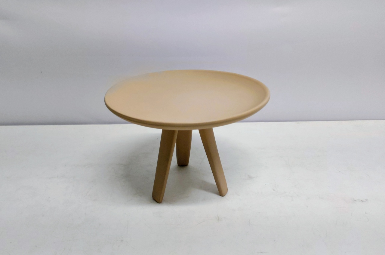 Porta Doce Prato/M Tripé Bege Claro Fosco 17Cm Alt X 23Cm Diametro - BB Festas Aluguel 