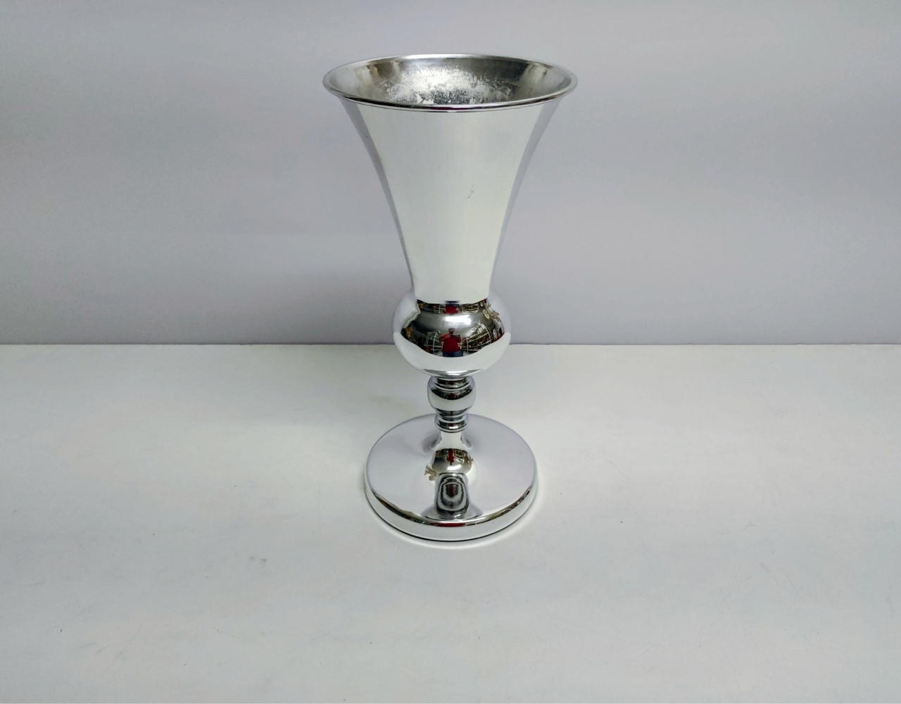 Vaso Taça Alto Com Pedestal 36Cm Alt X 17Cm Diametro - BB Festas Aluguel 