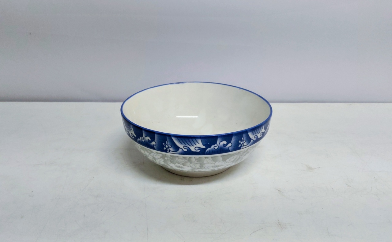 Bandeja Fundo Porcelana/M Azul/Branco 8Cm Alt X 18Cm Diametro - BB Festas Aluguel 