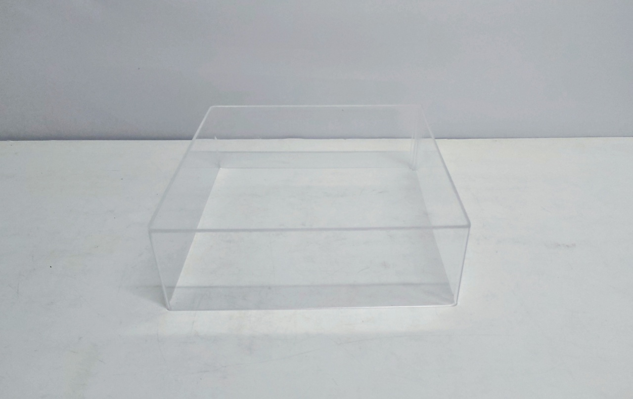 Boleira Acrílico Quadrada 10Cm Alt X 30Cm X 30 Cm  - BB Festas Aluguel 