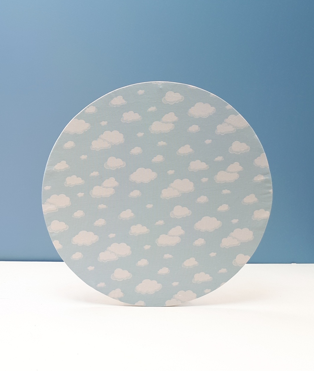 Painel Sublimado Redondo Chuva de Amor Fundo Azul (Cha Revelação) 60Cm  - BB Festas Aluguel 