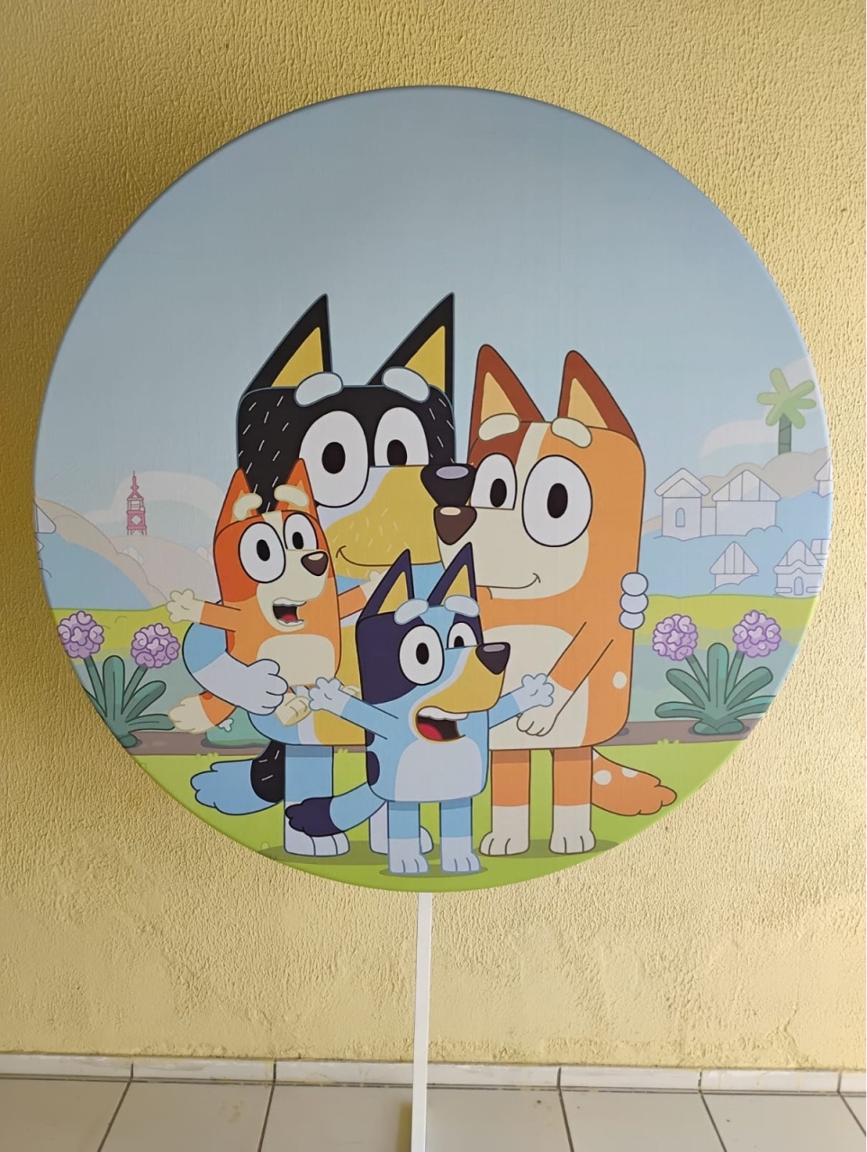 Painel Sublimado Redondo Família Do Bluey 1,30M - BB Festas Aluguel 