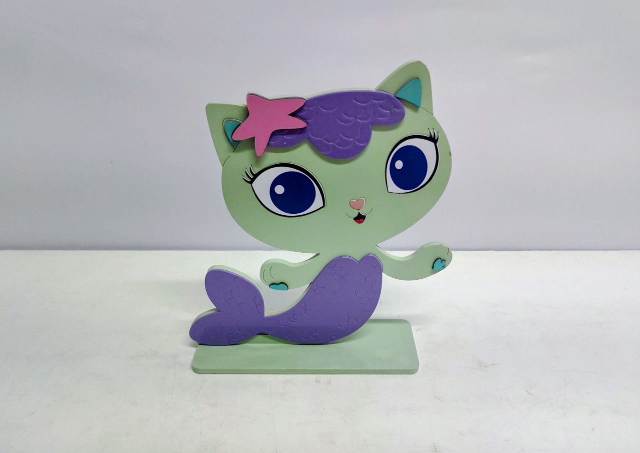 Totem Personagem Sereiata (A Casa Mágica de Gabby) - BB Festas Aluguel 