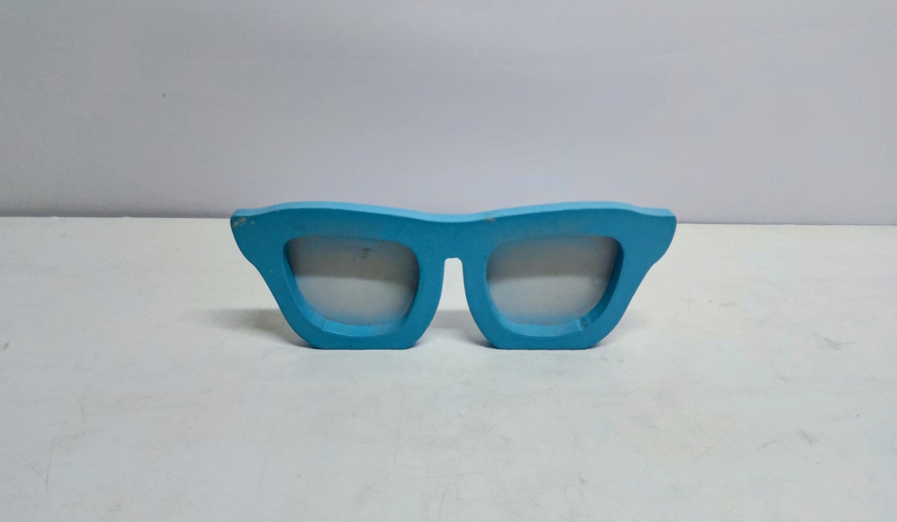 Óculos Decorativo Mdf Azul 10Cm Alt X 28Cm Larg  - BB Festas Aluguel 
