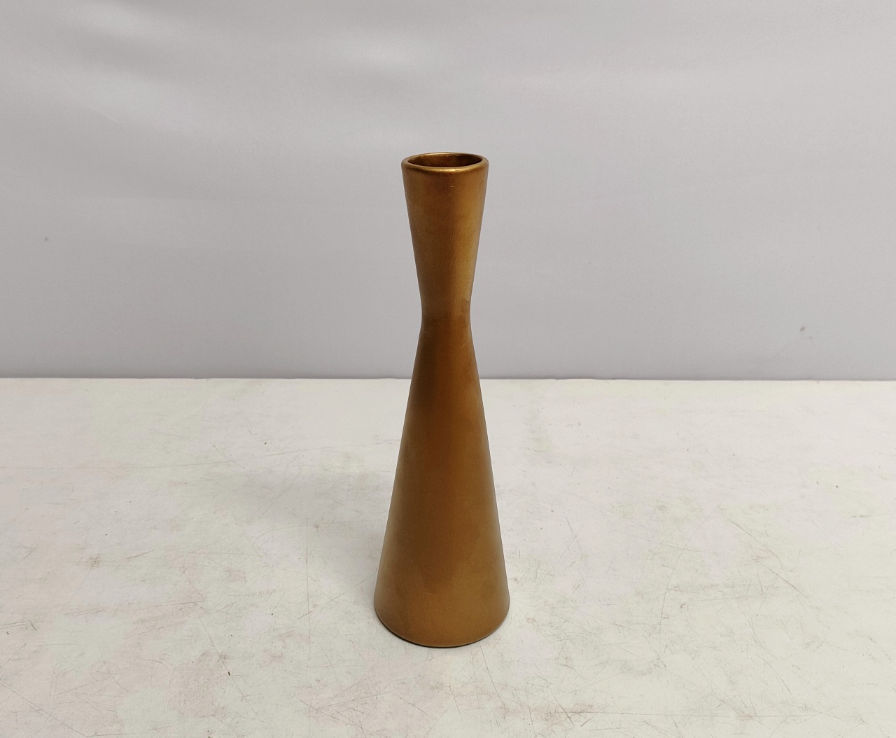 Castiçal Dourada Fosco 25Cm Alt X 8Cm Diametro  - BB Festas Aluguel 