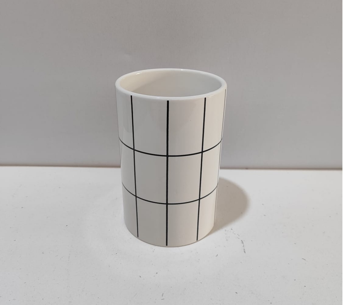 Vaso Cilindro Branco Com Listras Pretas 15Cm Alt X 10Cm Diametro - BBFestasAluguel 