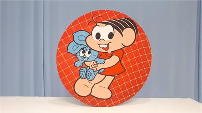 Painel Sublimado Redondo Monica  60Cm - BB Festas Aluguel 