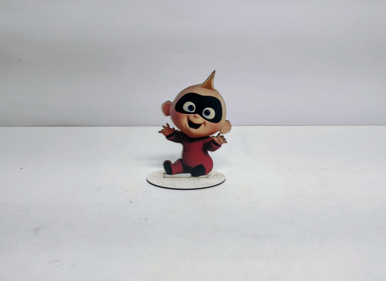 Totem Zezé (Os Incríveis) 20Cm Alt X 15Cm Larg  - BB Festas Aluguel 