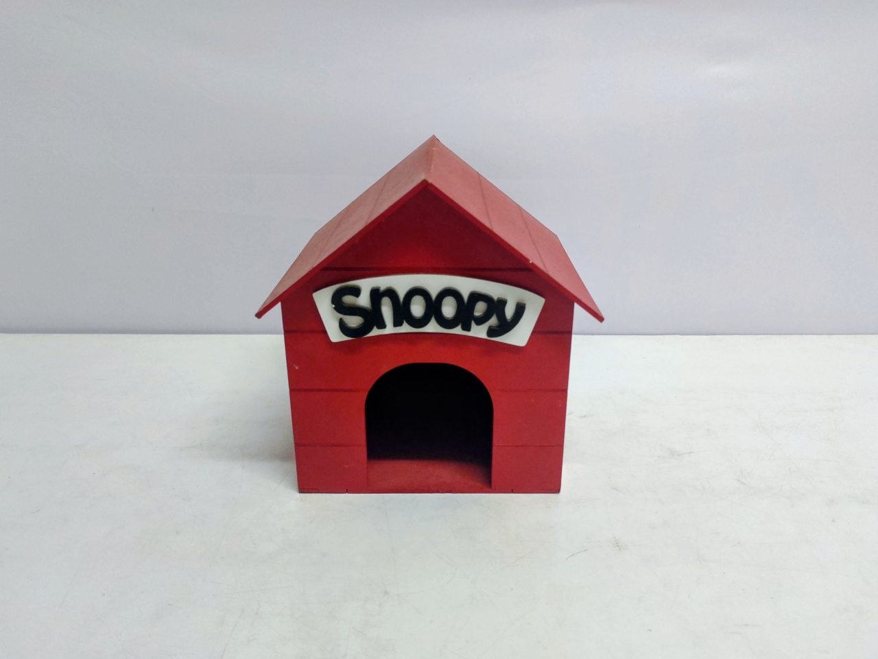 Casinha Do Snoopy 20Cm Alt X 20Cm Diametro  - BB Festas Aluguel 
