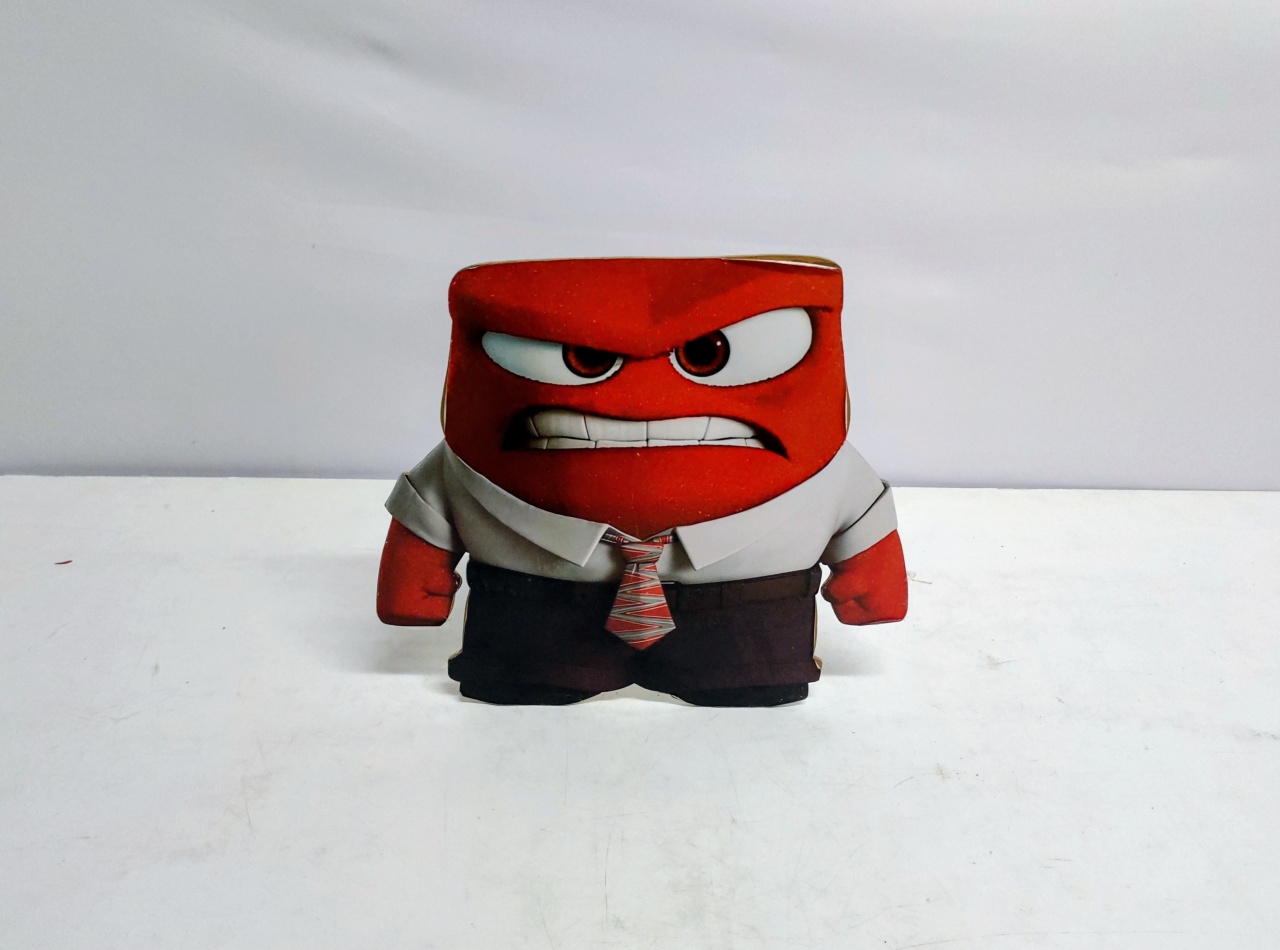Totem Raiva (Divertidamente) 30Cm Alt X 33Cm Larg  - BB Festas Aluguel 