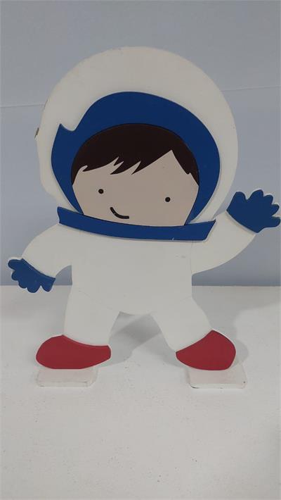 Totem Astronauta Menino G Em Mdf 30Cm X 20Cm - BB Festas Aluguel 