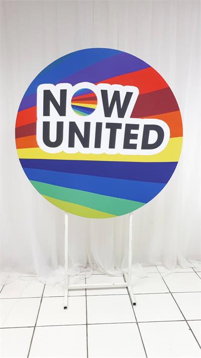 Painel Sublimado Redondo Now United 1,30Cm - BB Festas Aluguel 