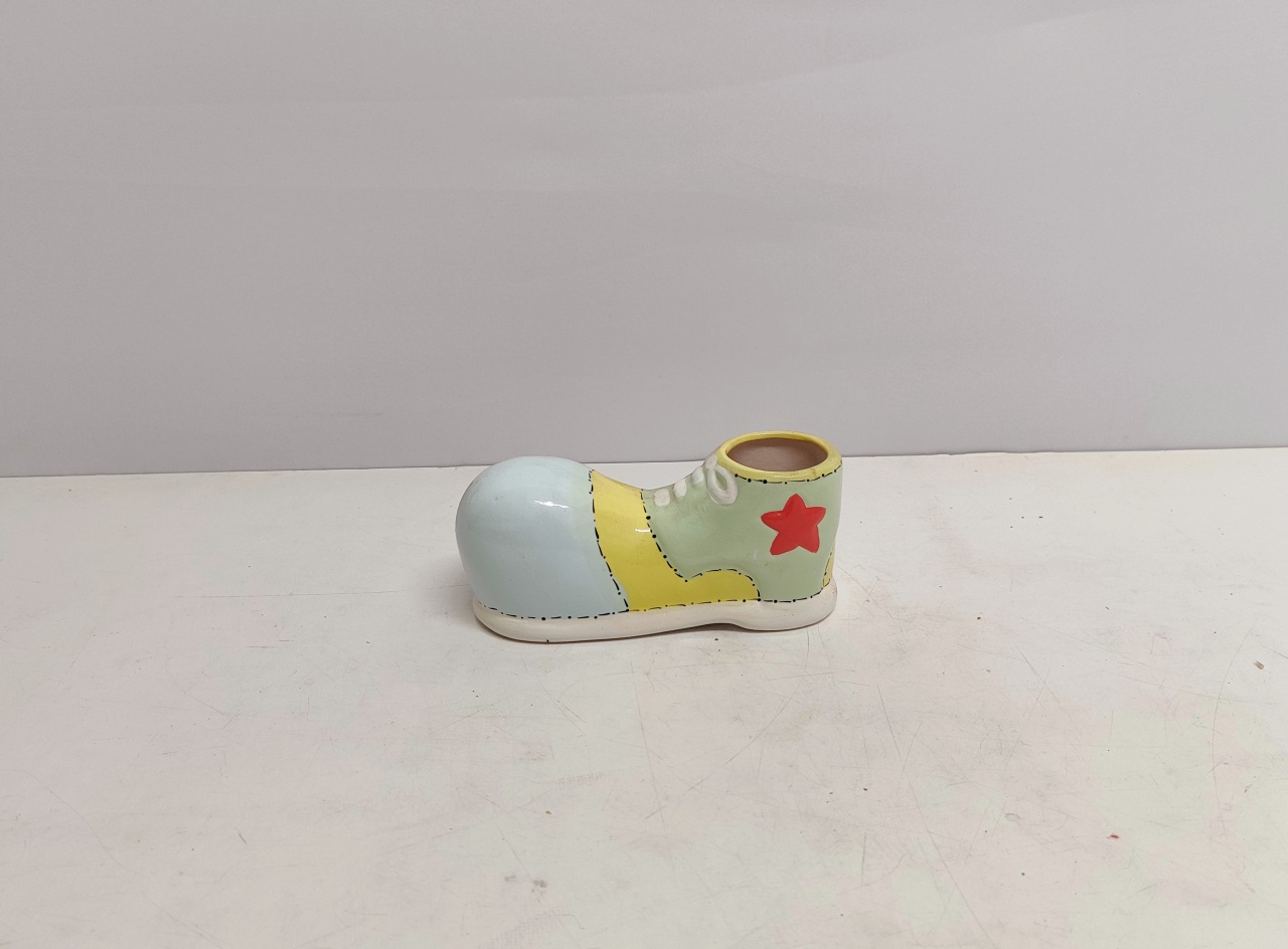 Mini Sapato de Palhaço Decorativo Colorido 9Cm Alt X 7Cm Larg X 18Cm Comp - BB Festas Aluguel 