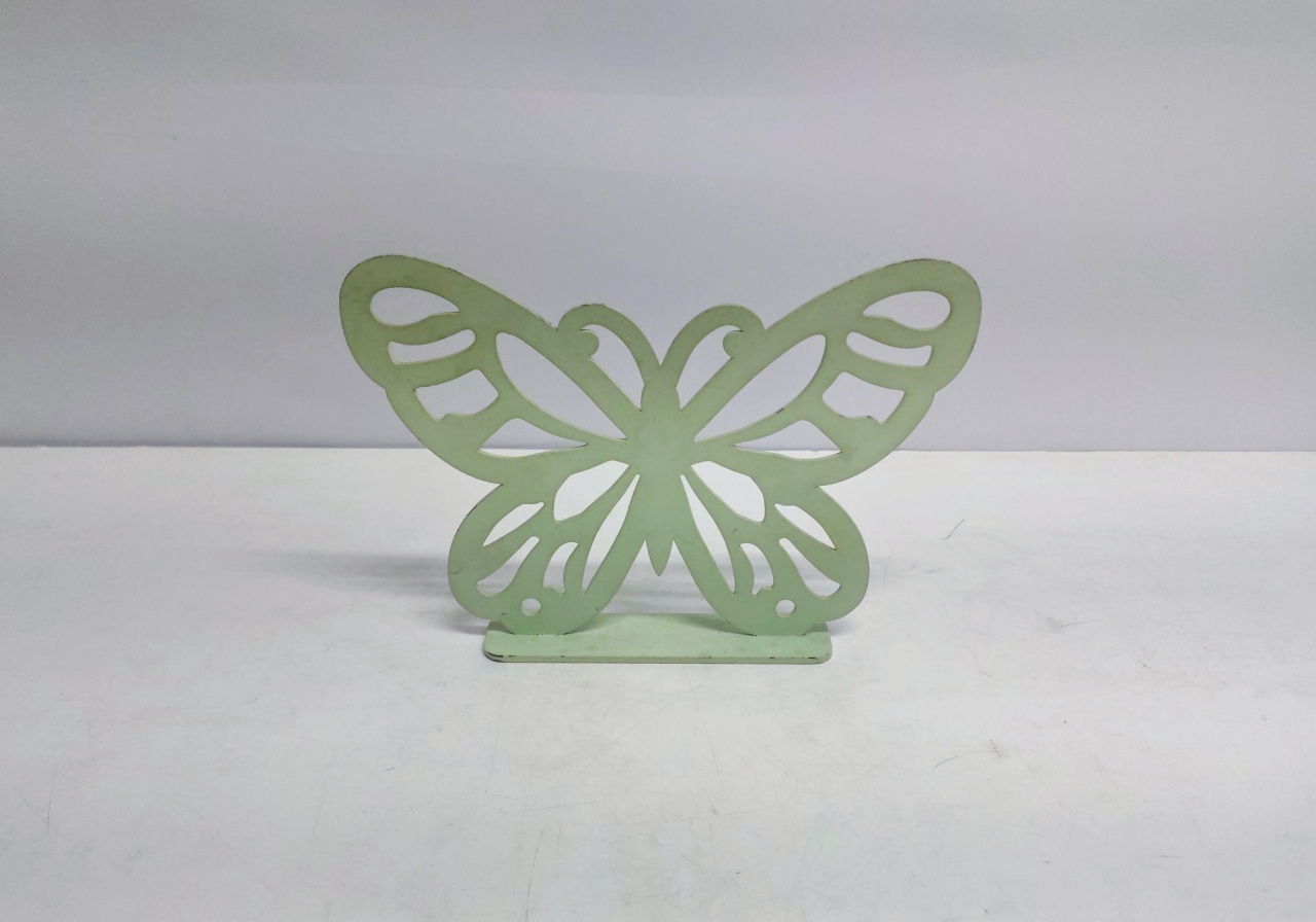 Totem Borboleta Verde Claro 21Cm Alt X 29Cm Larg  - BB Festas Aluguel 