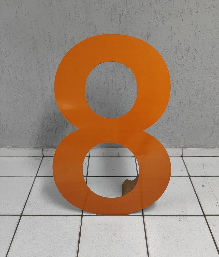 Totem de Chão Número 8 Laranja 95Cm X 60Cm  - BB Festas Aluguel 