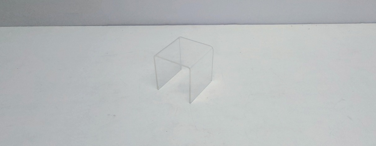 Suporte Quadrado Acrílico P 8Cm Alt X 8Cm X 8Cm - BBFestasAluguel 