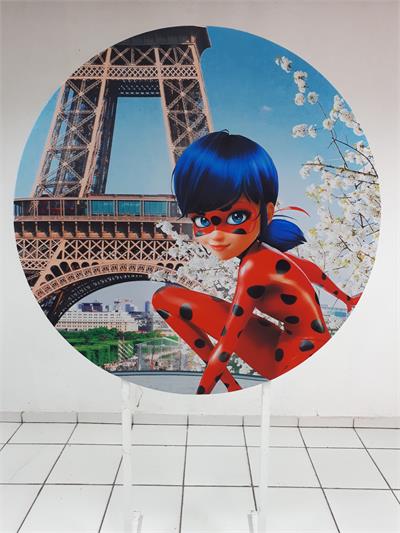 Painel Sublimado Redondo Lady Bug Em Paris 1,30Cm - BB Festas Aluguel 