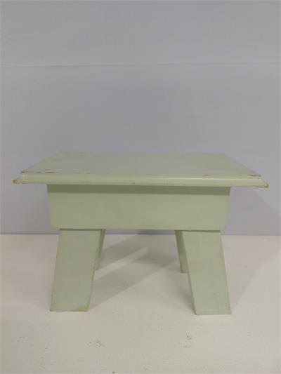 Banco Alto Em Mdf Verde Claro Alt 18Cm X 23Cm X 14Cm - BB Festas Aluguel 
