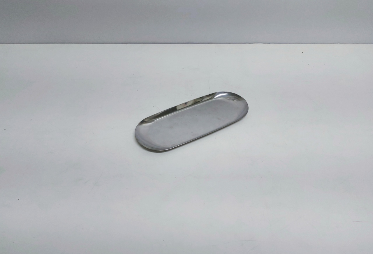 Bandeja Oval Prata 1Cm Alt X 9Cm Larg X 23Cm Comp - BB Festas Aluguel 