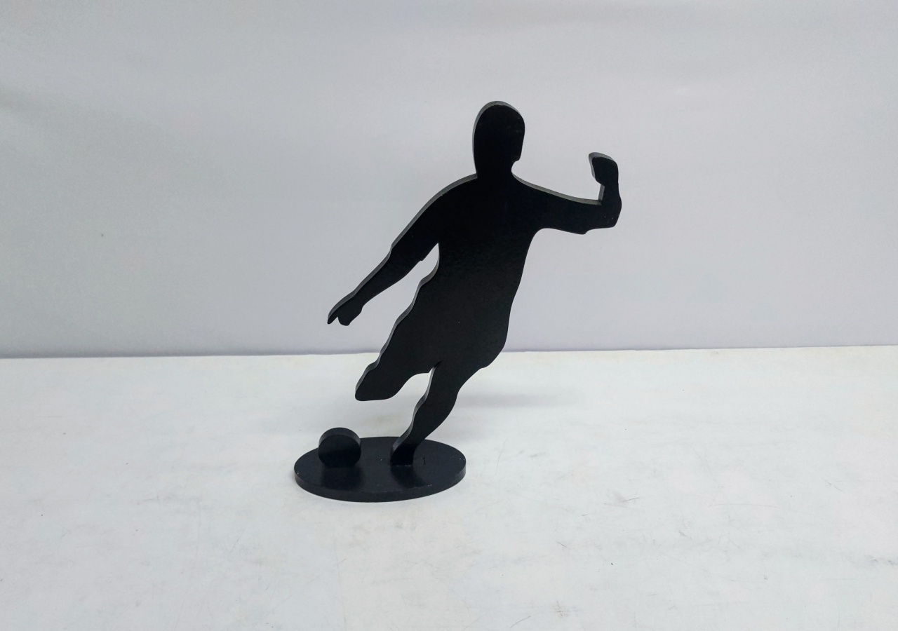 Jogador de Futebol Totem Preto 27Cm Alt X 13 Larg - BB Festas Aluguel 