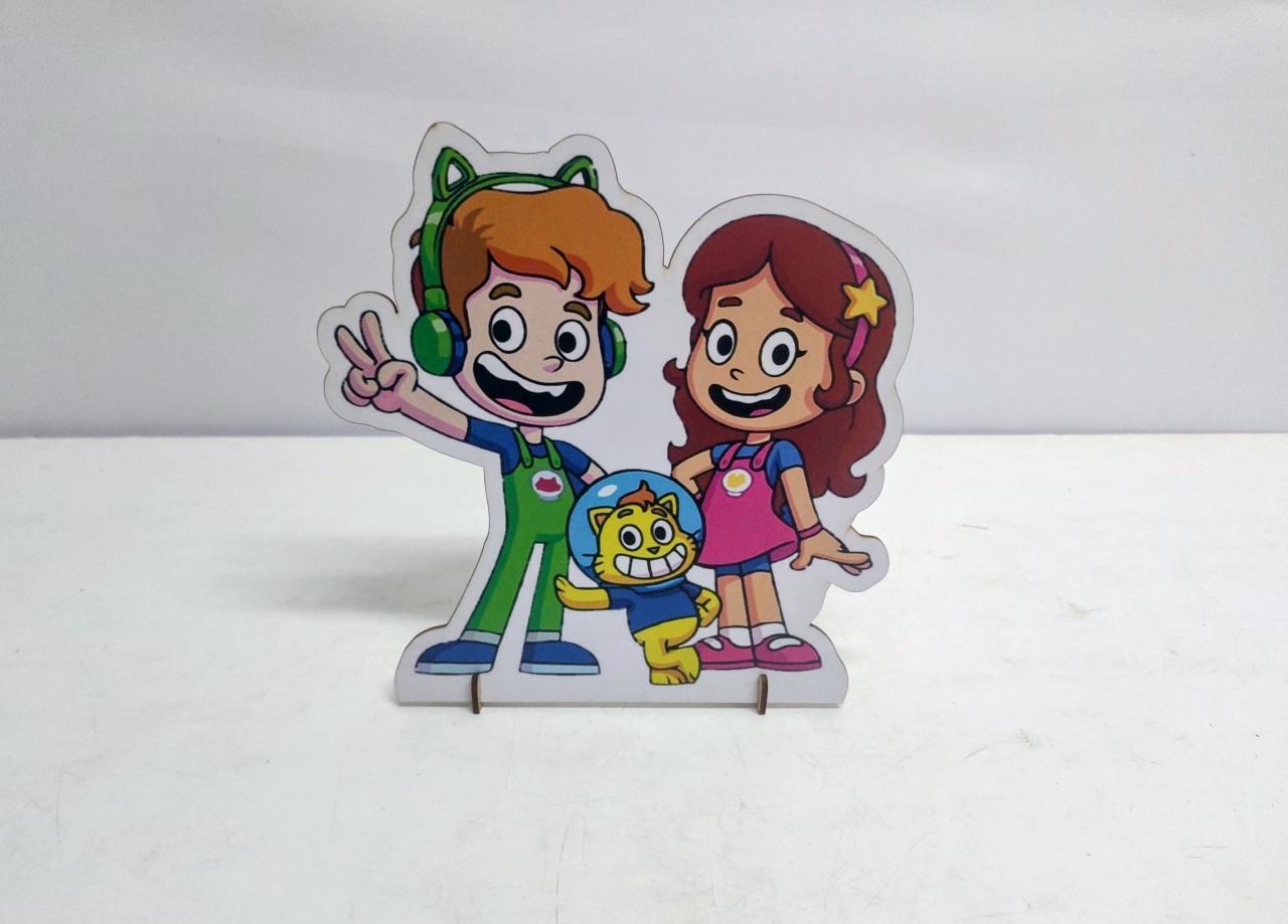 Totem Roni/Luna E Astro (Gato Galático) 25Cm Alt X 25Cm Larg  - BB Festas Aluguel 