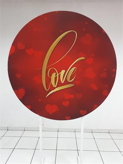 Painel Sublimado Redondo Love Fundo Coração (Dia dos Namorados) 1,30Cm - BB Festas Aluguel 