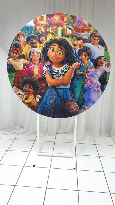 Painel Sublimado Redondo Família Encanto 1,30Cm - BB Festas Aluguel 