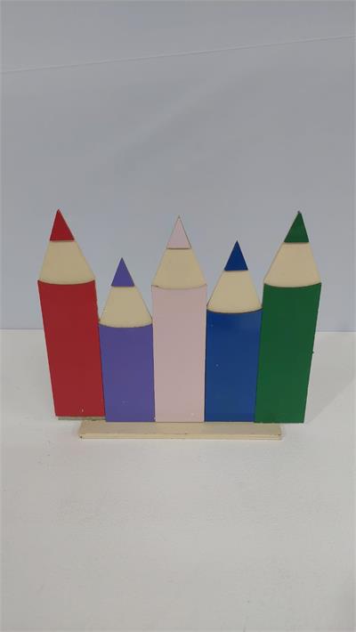 Totem Lapís de Cores Fria Em Mdf (Abc) 20Cm X 24Cm - BB Festas Aluguel 