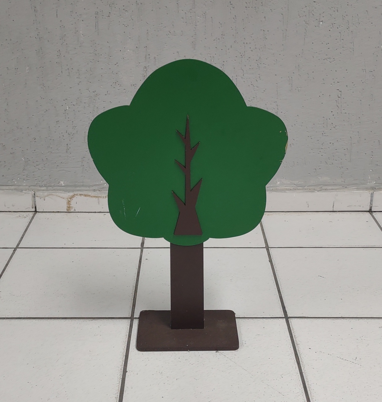 Árvore P Verde Escuro 60Cm X 35Cm  - BB Festas Aluguel 