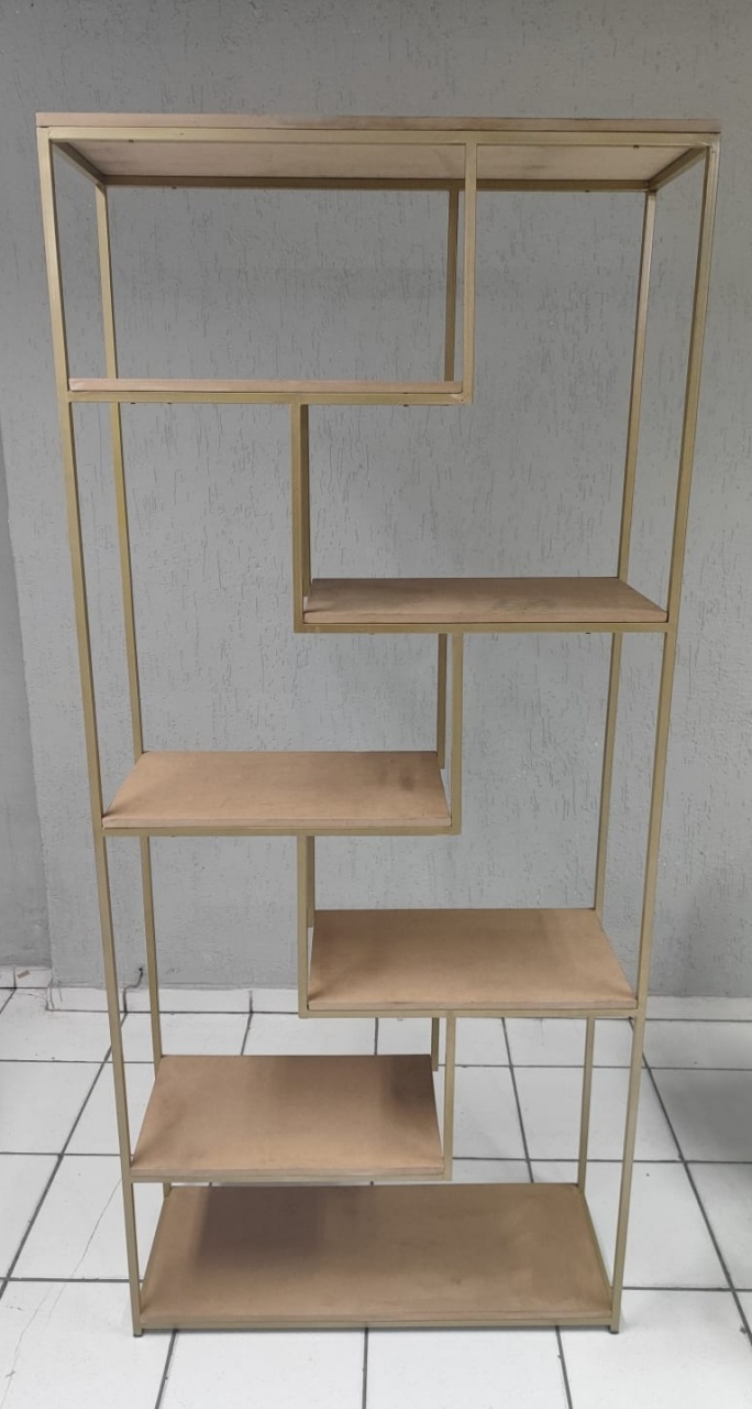 Estante de Ferro Dourada Com Prateleiras Rústicas 2M Alt X 90Cm Larg X 30Cm Comp - BBFestasAluguel 