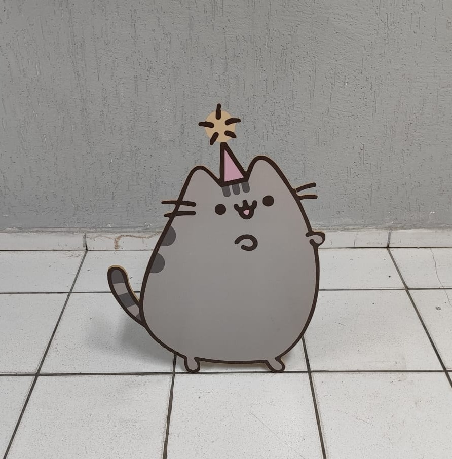 Totem de Chão Gatinha Pusheen 70Cm X 55Cm  - BB Festas Aluguel 