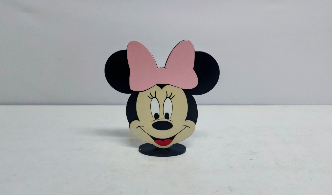 Totem Minne  21Cm Alt X 19Cm Larg  - BB Festas Aluguel 