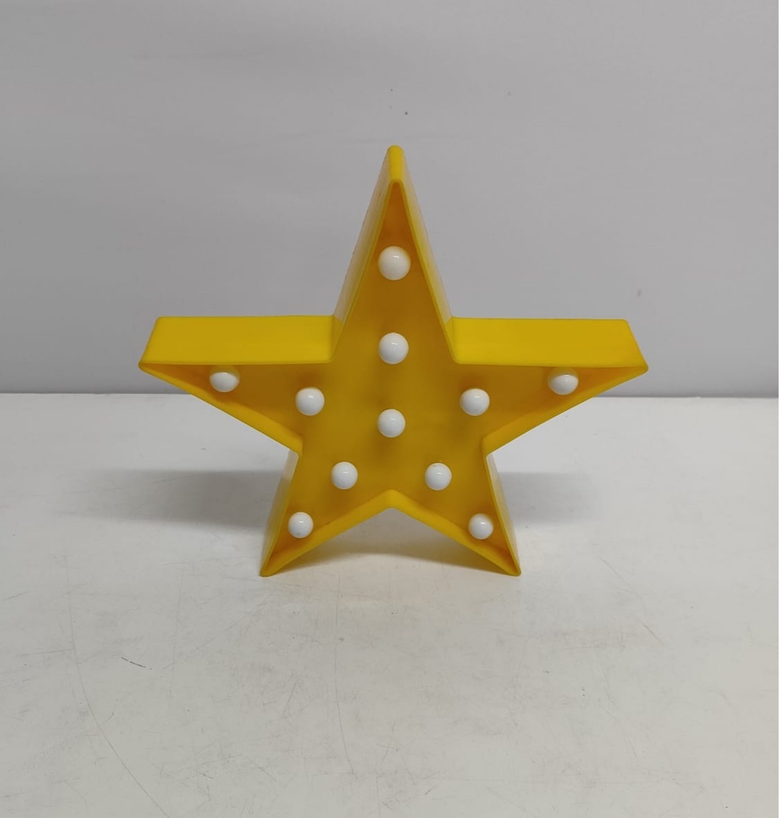 Estrela de Led Amarelo 25Cm Alt X 25Cm X 25Cm - BBFestasAluguel 