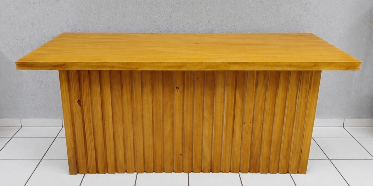 Mesa Retangular Rústica Com Pé Ripado 2M X 80Cm - BBFestasAluguel 