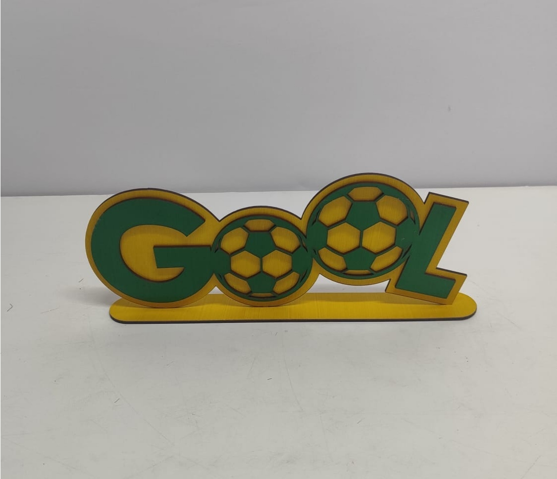Totem Gol Verde/Amarelo 12Cm Alt X 30Cm Larg - BBFestasAluguel 