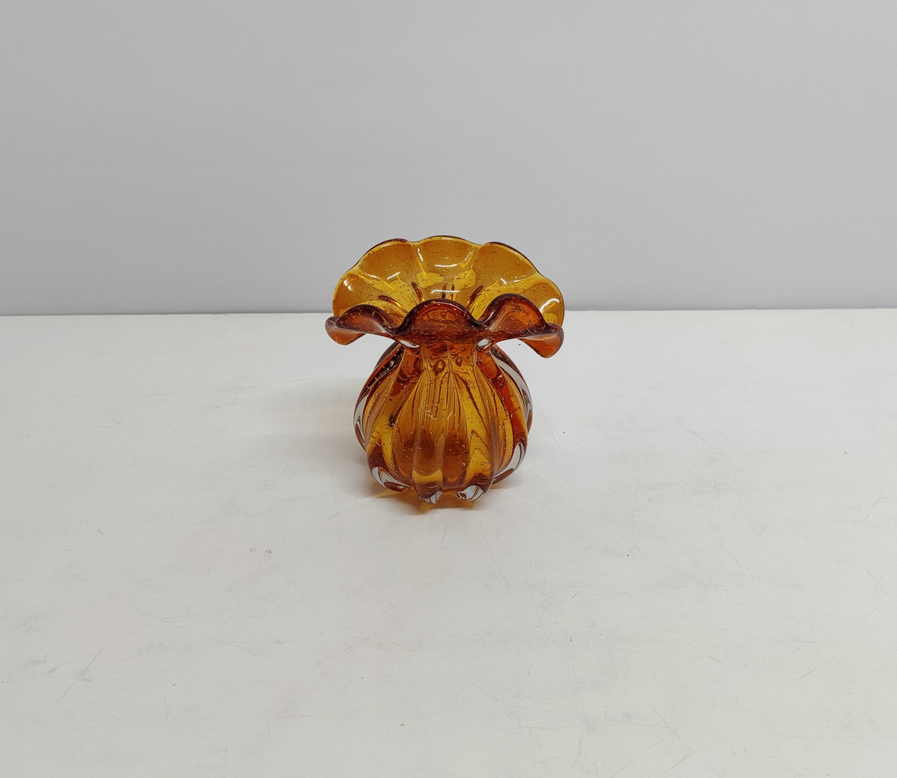 Vaso Estilo Murano Dourada 17Cm Alt X 13Cm Larg X 16Cm Comp - BB Festas Aluguel 