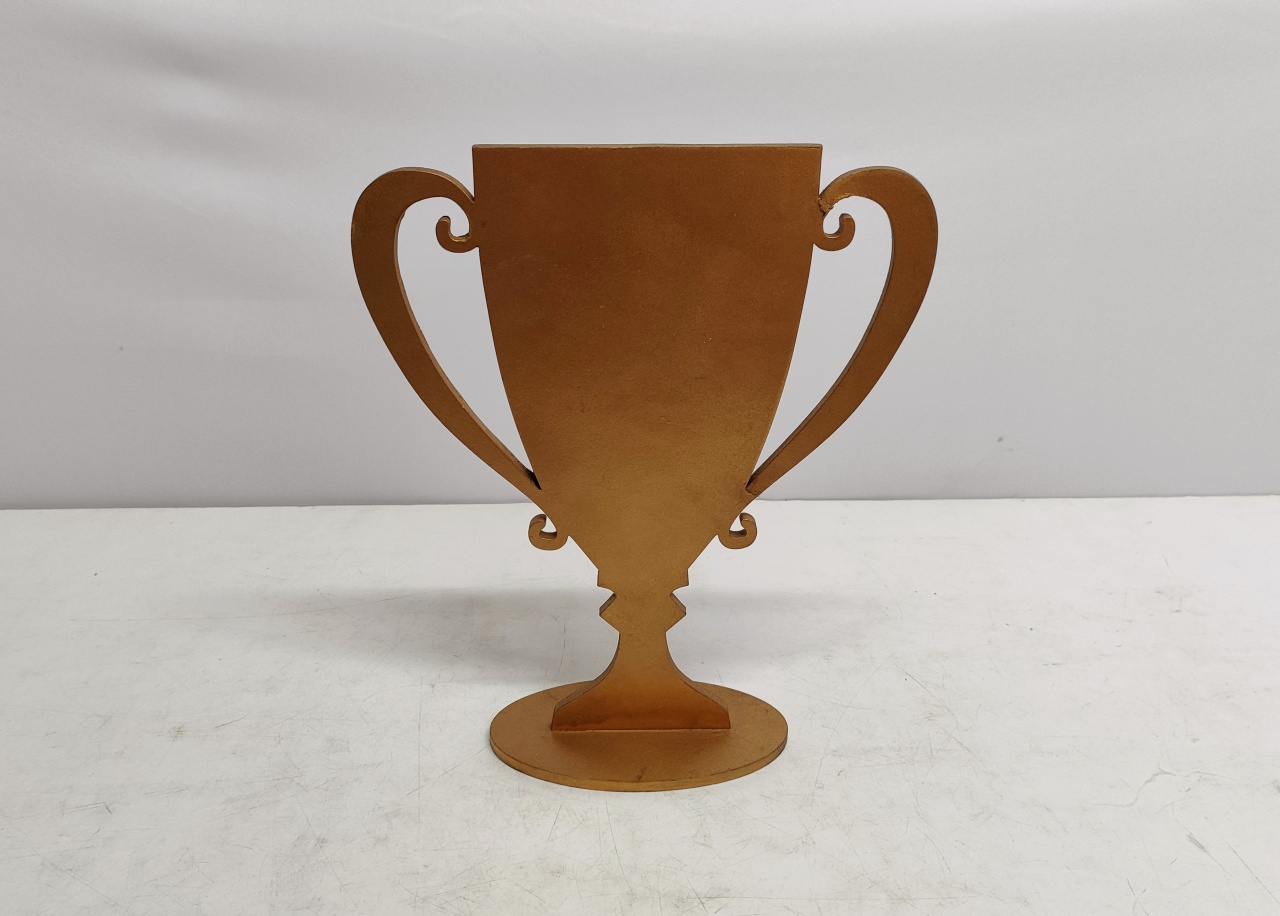 Totem Troféu Dourada (Futebol) 30Cm Alt X 24Cm Larg  - BB Festas Aluguel 