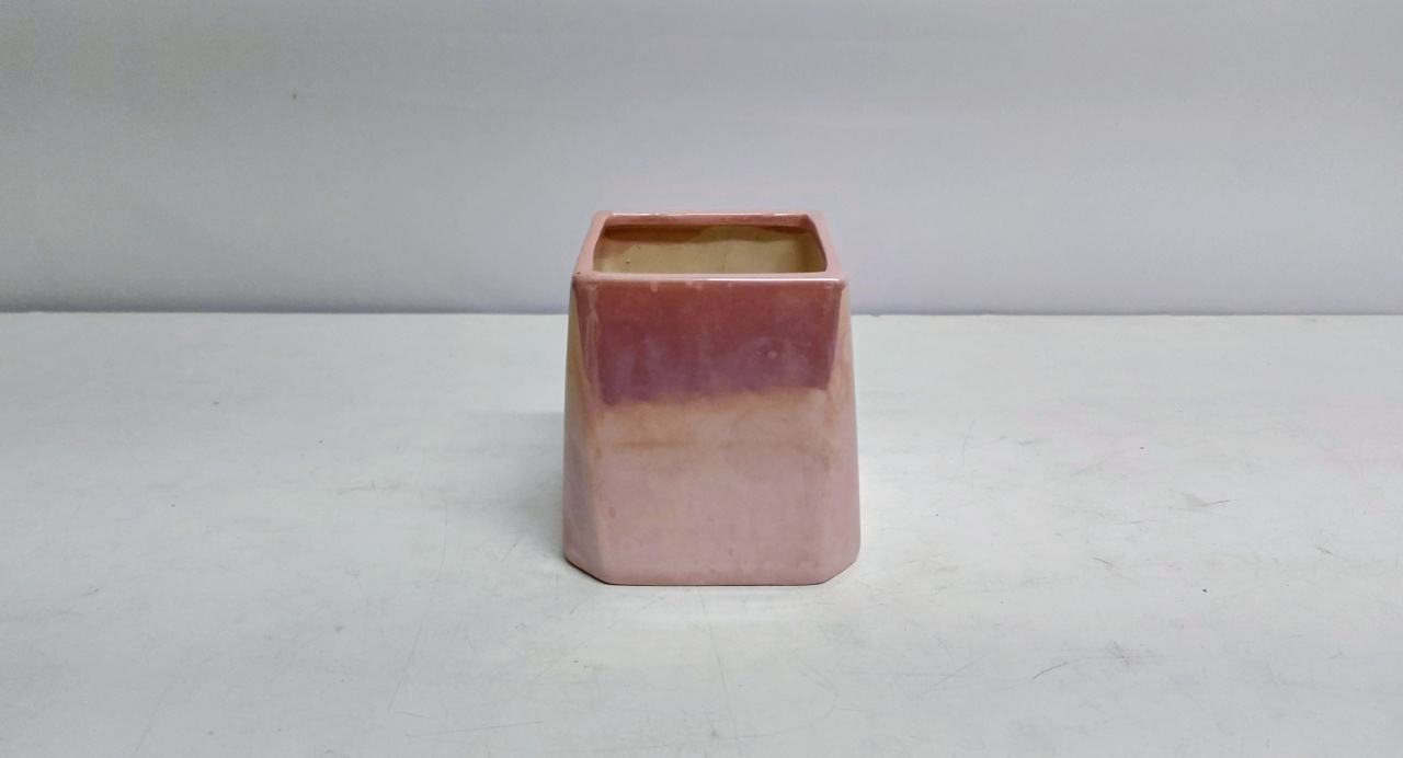 Cachepo Quadrado Cromado Rosa Claro 12Cm Alt X 11Cm Diametro - BB Festas Aluguel 