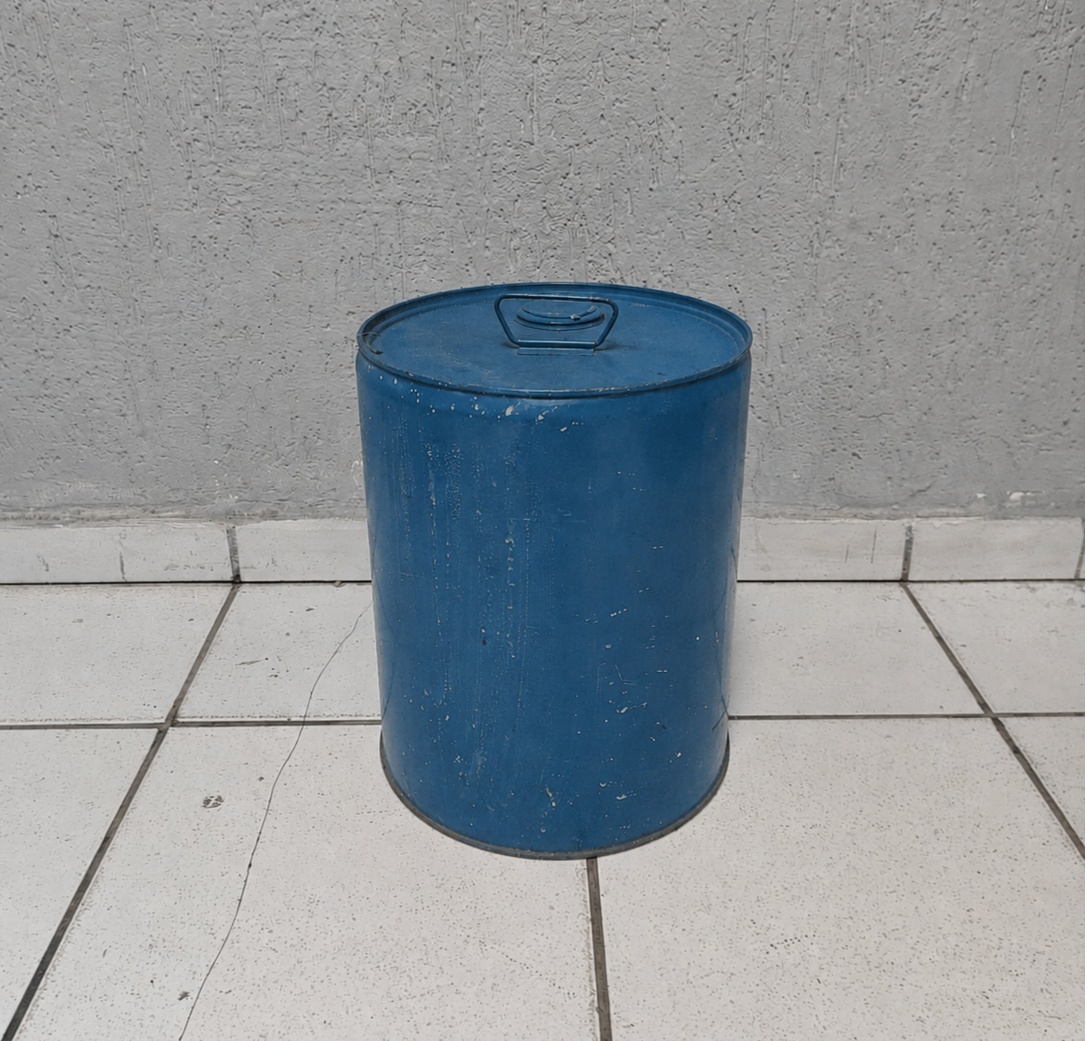 Latão de Chão Azul 35Cm Alt X 30Cm Diametro - BBFestasAluguel 