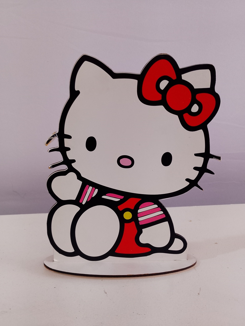 Totem Hello Kitty Sentada - BB Festas Aluguel 