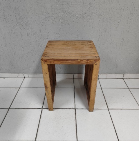 Mesa Vazada P Rústico 60Cm Alt X 60Cm X 45Cm  - BB Festas Aluguel 