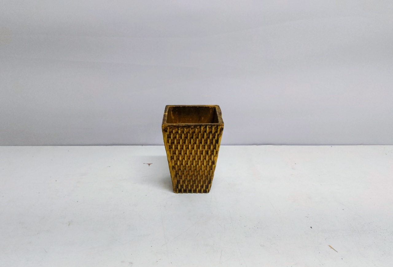Cachepo Quadrado Rústico 13Cm Alt X 9Cm Diametro  - BB Festas Aluguel 