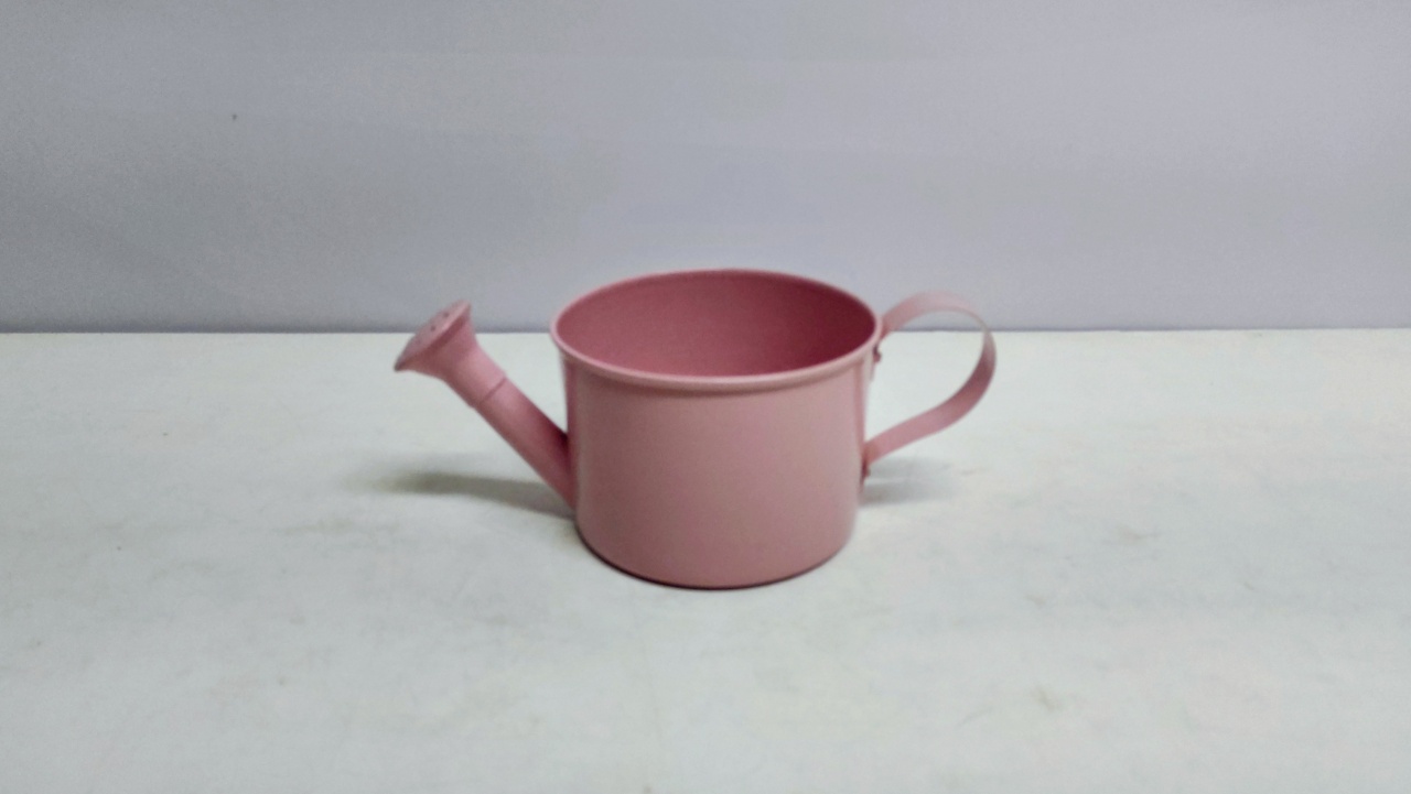 Regador Decorativo Metal Rosa 9Cm Alt X 13Cm Larg X 24Cm Comp  - BB Festas Aluguel 